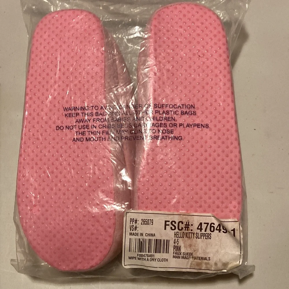 *PRICE DROP*GIRLS HELLO KITTY PLUSH Faux Suede Pink SLIPPERS Sz 4-5 NWOT/NIB